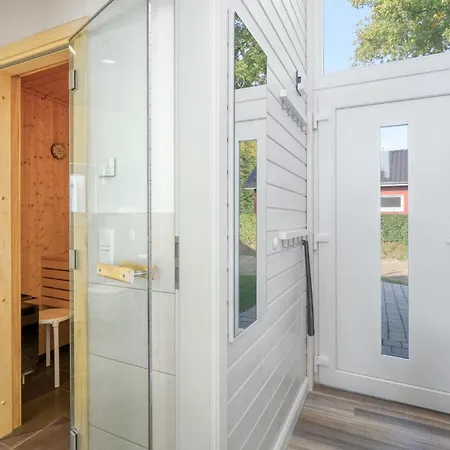 Stunning Home In Krems Ii-Warderbrueck With Wifi Gols Exterior photo